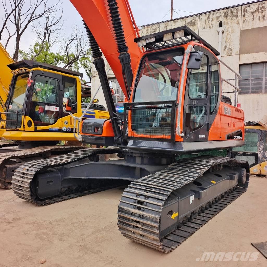 Doosan DX 300 履带挖掘机