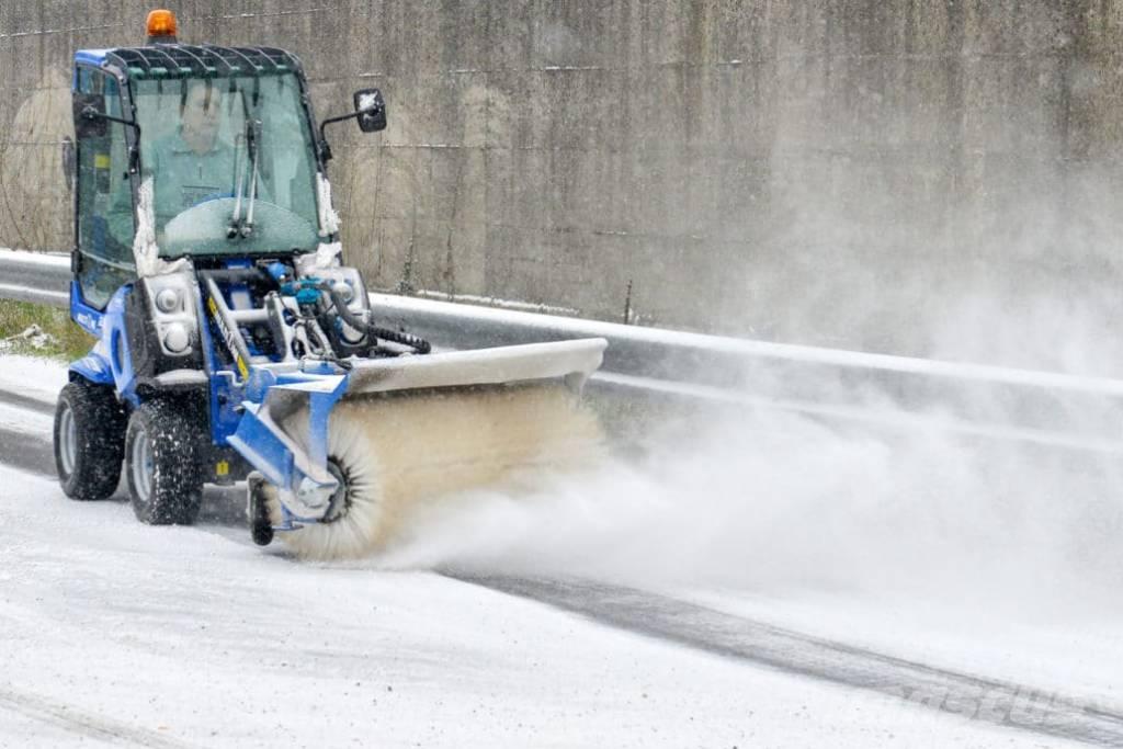 Multione 2.3 EFI 多功能装载机