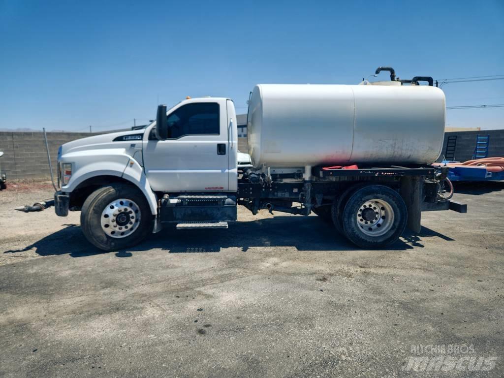 Ford F 650 SD 水罐车