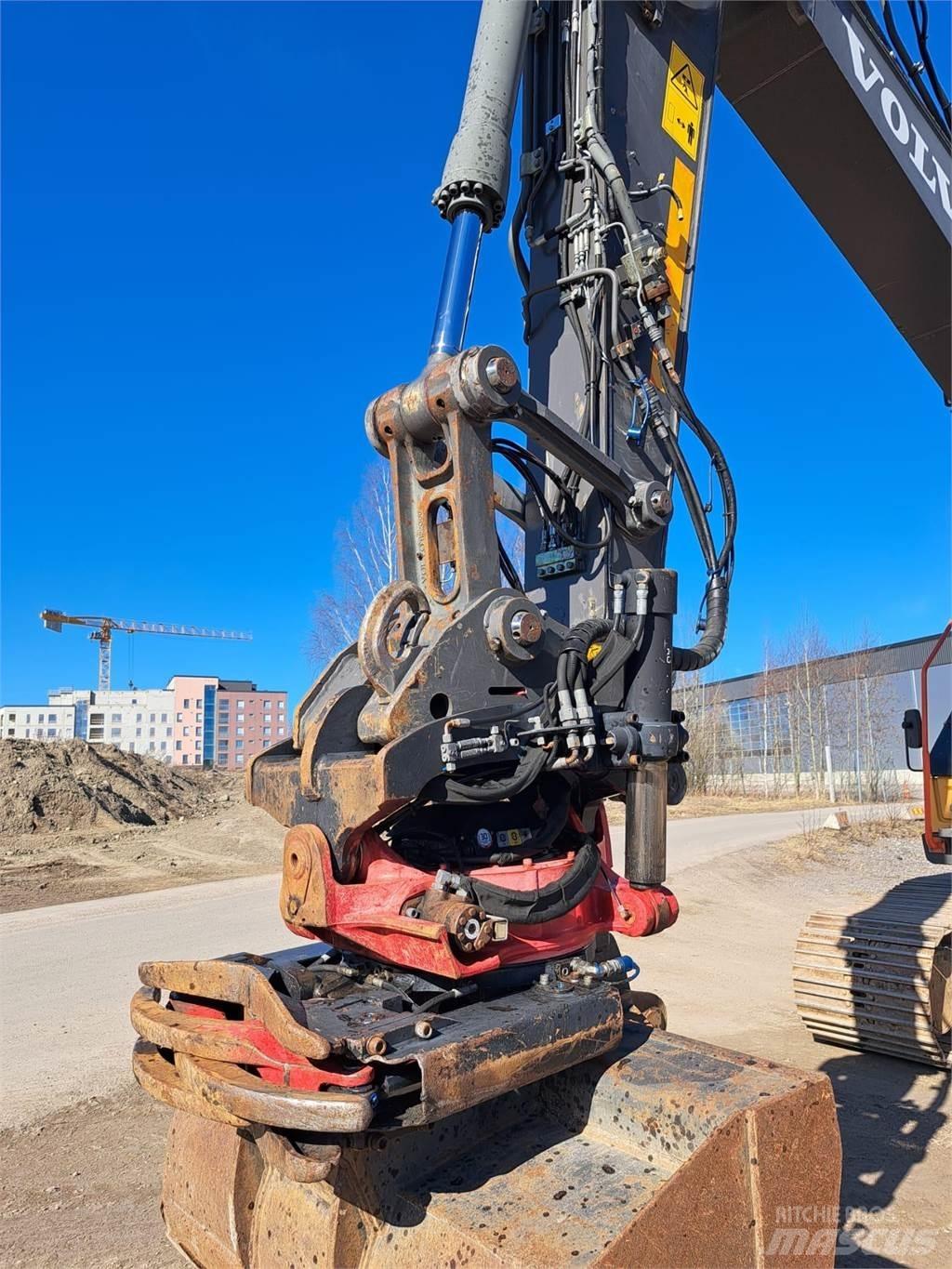 Volvo EC220EL 履带挖掘机