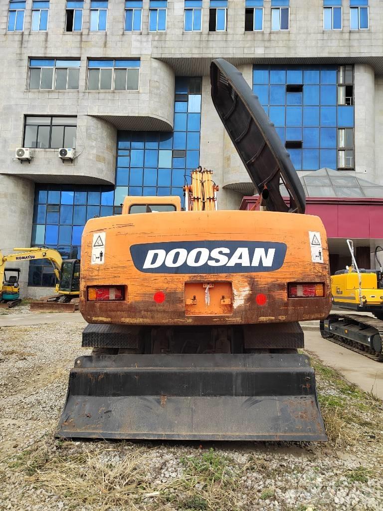 Doosan DH 210 W-7 轮式挖掘机