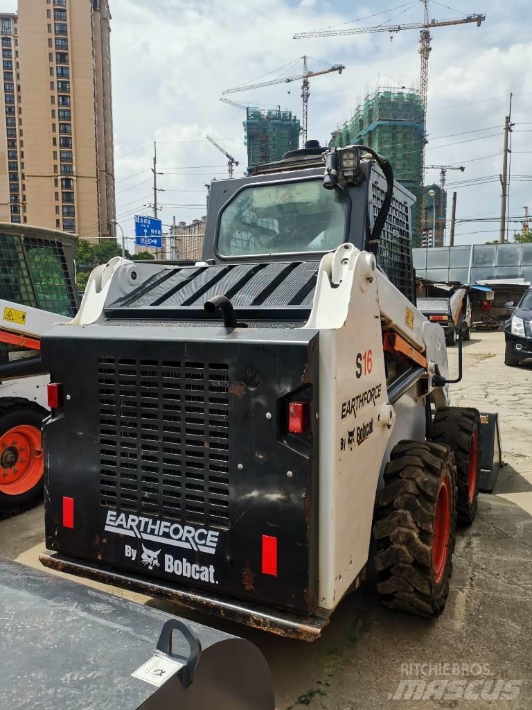 Bobcat S 16 滑移装载机