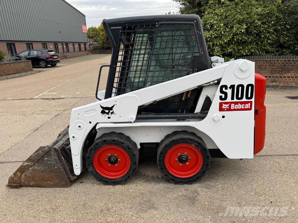 Bobcat S100 滑移装载机
