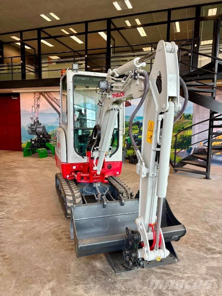 Takeuchi TB 225 小型挖掘机
