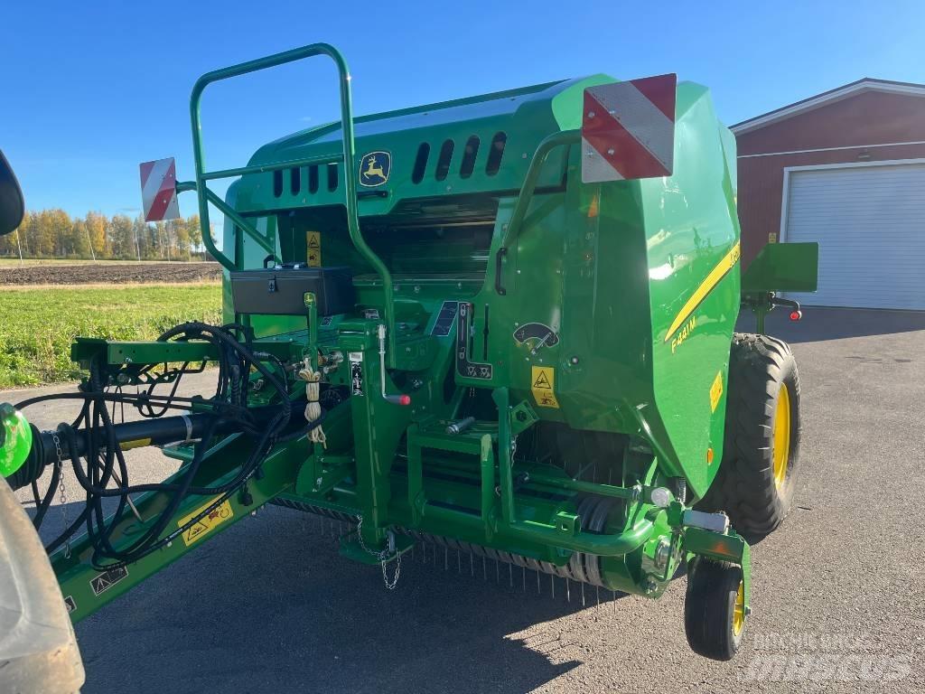 John Deere F441M 圆捆打捆机