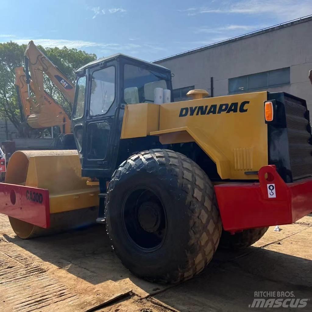 Dynapac CA 30 D 单轮压路机