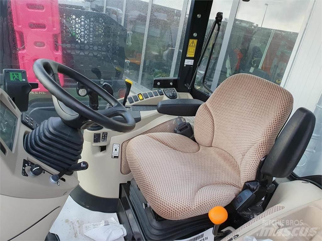 John Deere 3039R 小型拖拉机