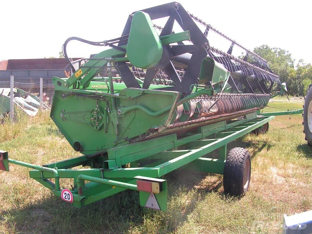 John Deere T660 联合收割机
