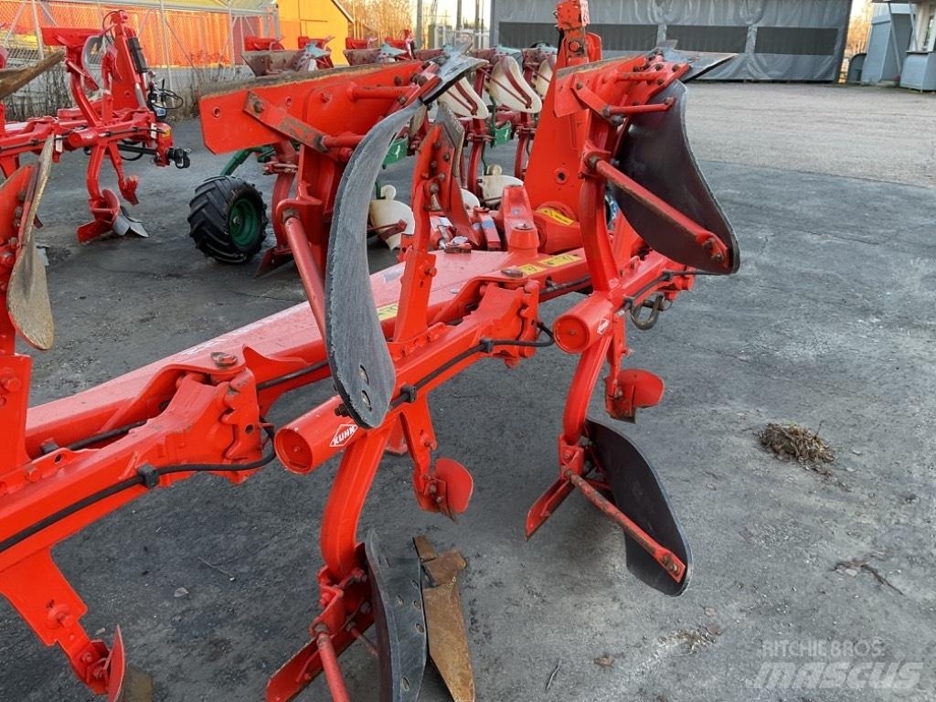 Kuhn Vari-Master 122 双向犁