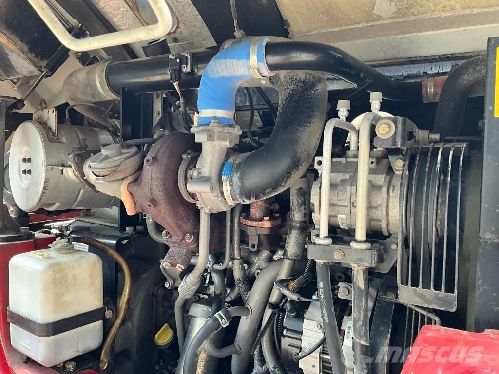 Takeuchi TB 295 W 轮式挖掘机