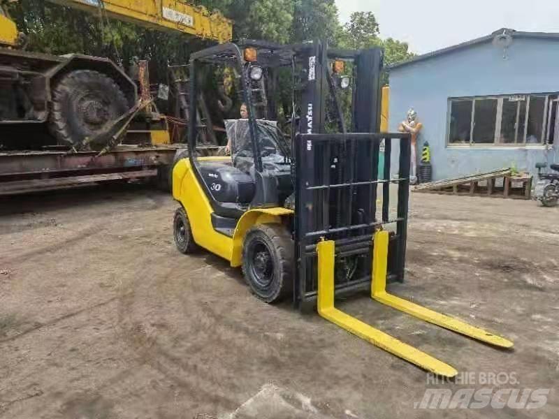 Komatsu 3Ton 柴油叉车