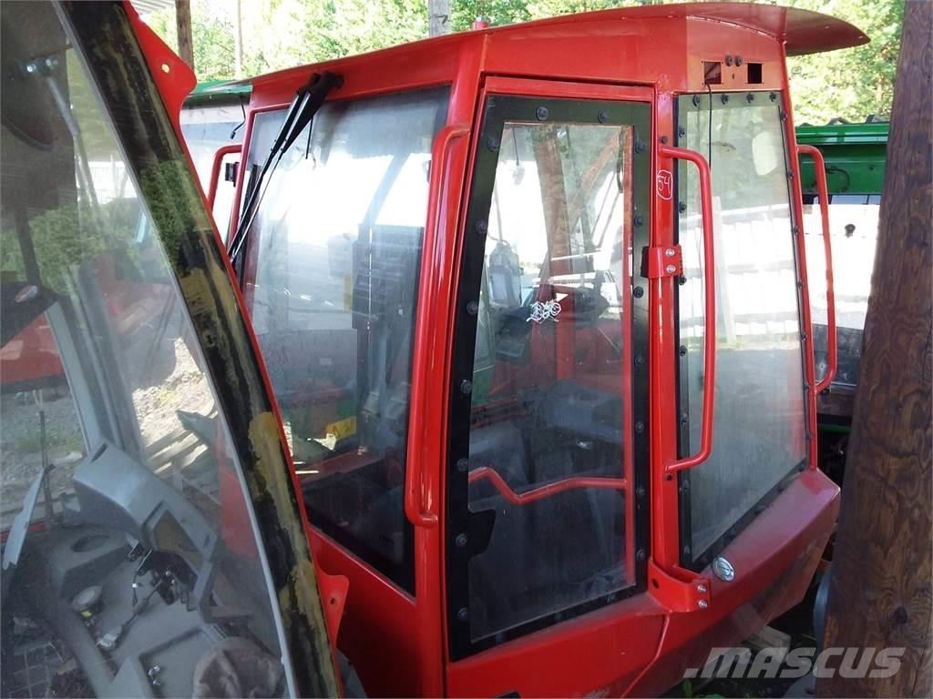 Komatsu 895 驾驶室与内部
