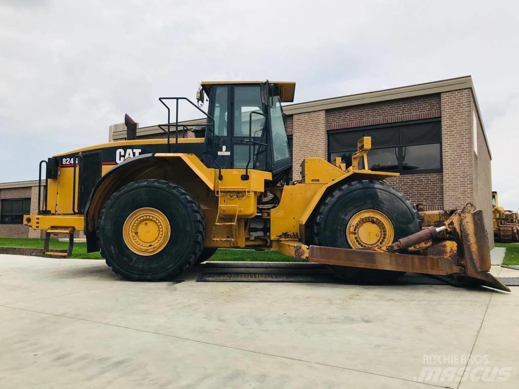 CAT 824 G 推土机