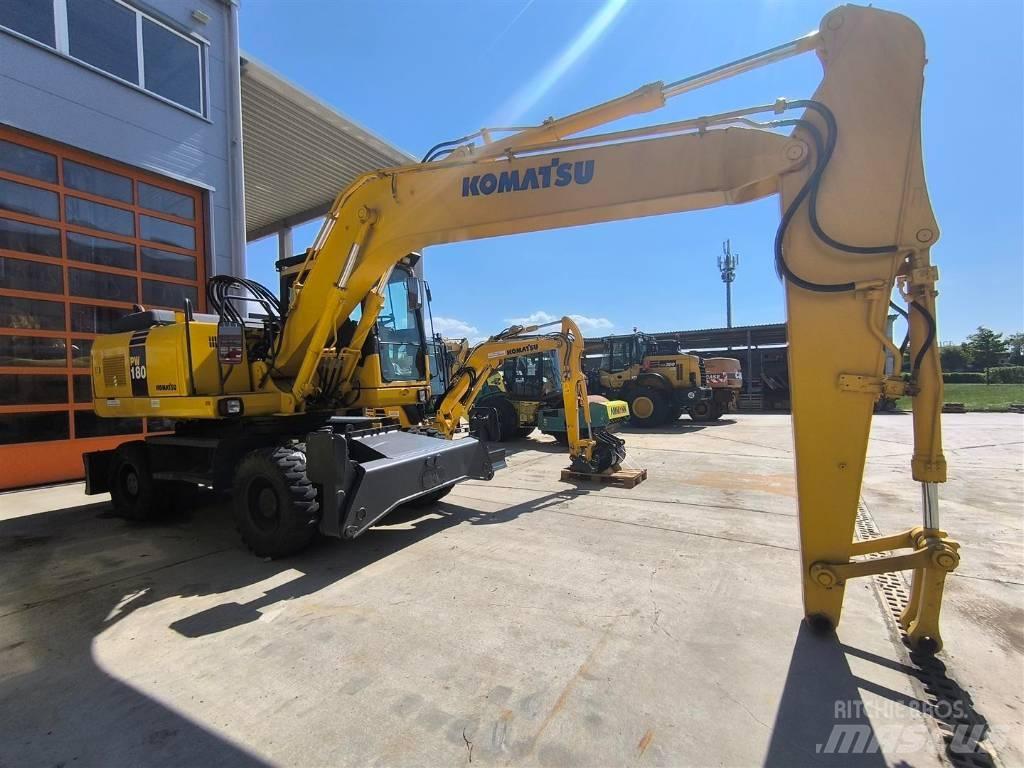 Komatsu PW 180-7 轮式挖掘机