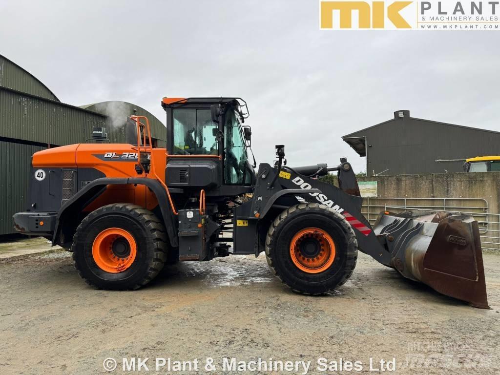 Doosan DL 320-7 轮式装载机