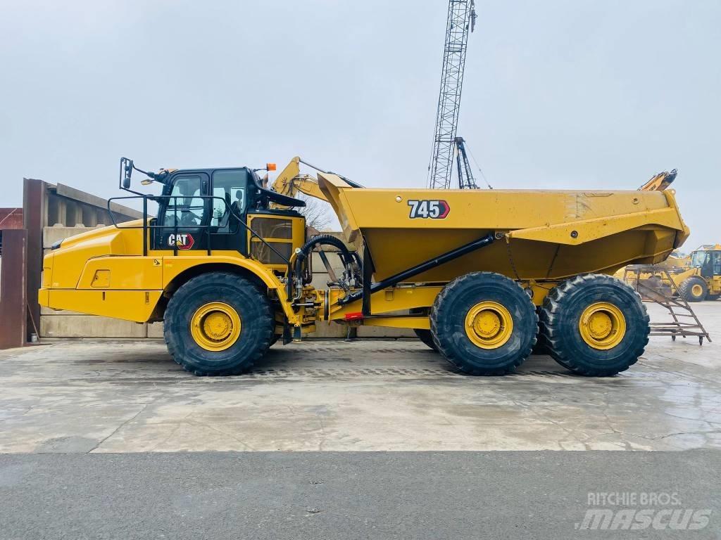 CAT 745 铰接式自卸车