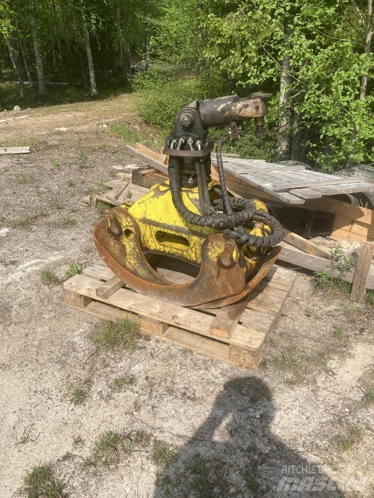 Loglift F118ST9.6 木材起重机