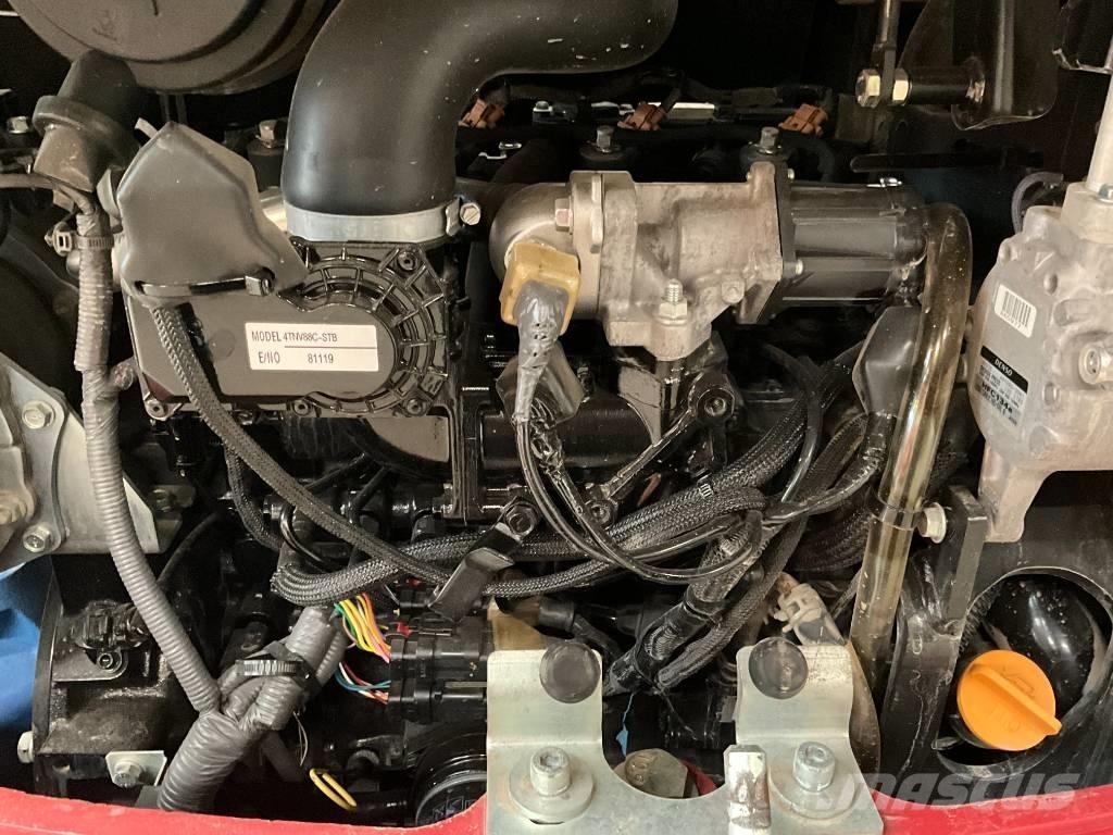 Takeuchi TB 240 小型挖掘机