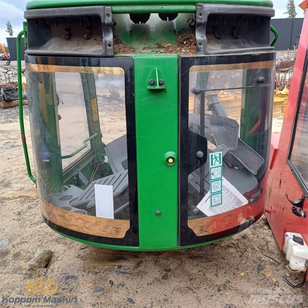 John Deere 1270e 驾驶室与内部