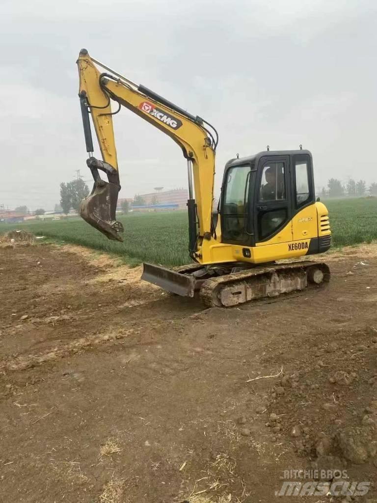 XCMG XE 60 DA 小型挖掘机