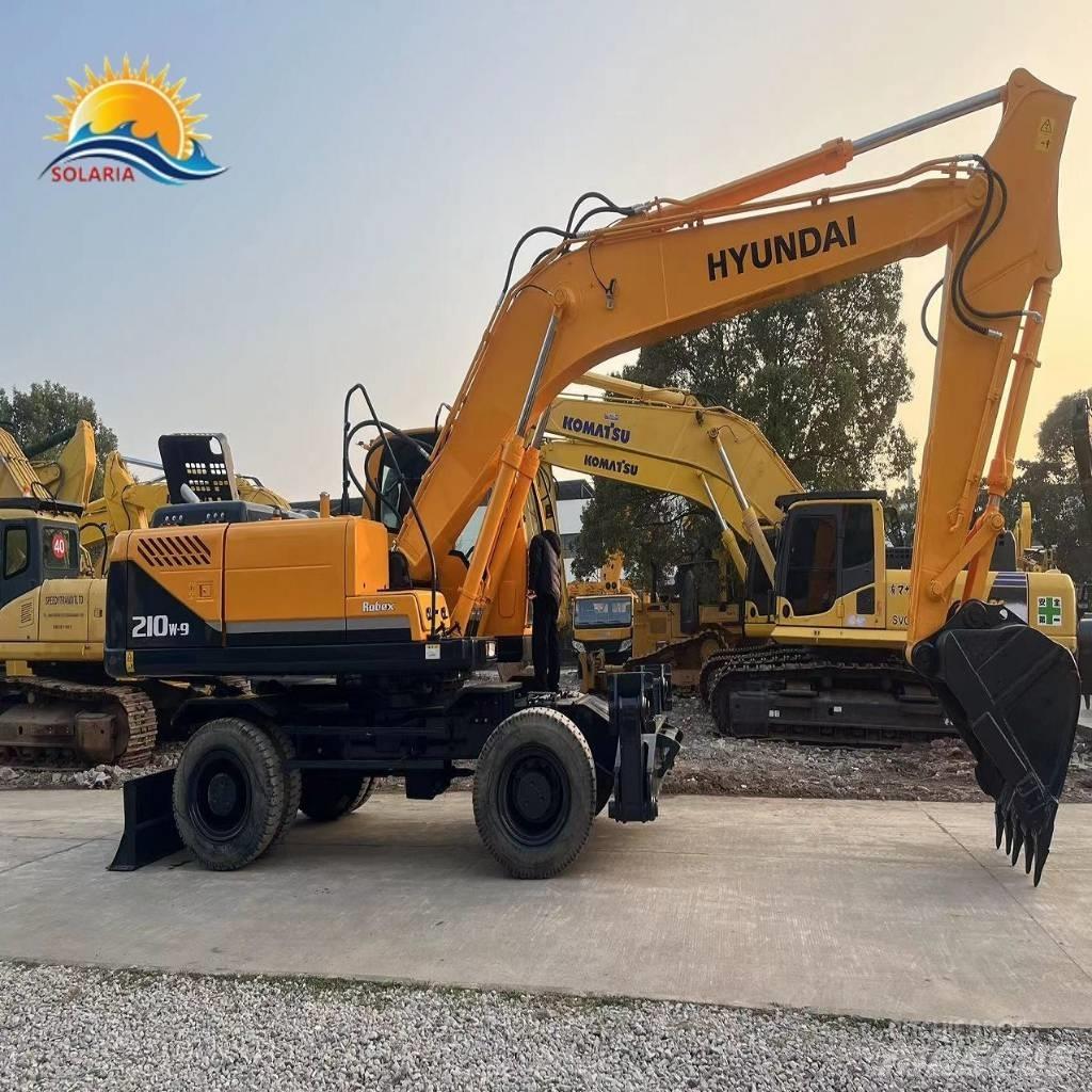 Hyundai R210W-9 轮式挖掘机