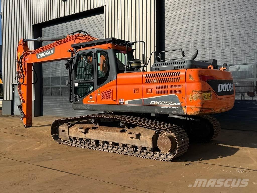 Doosan DX255NLC-5 履带挖掘机