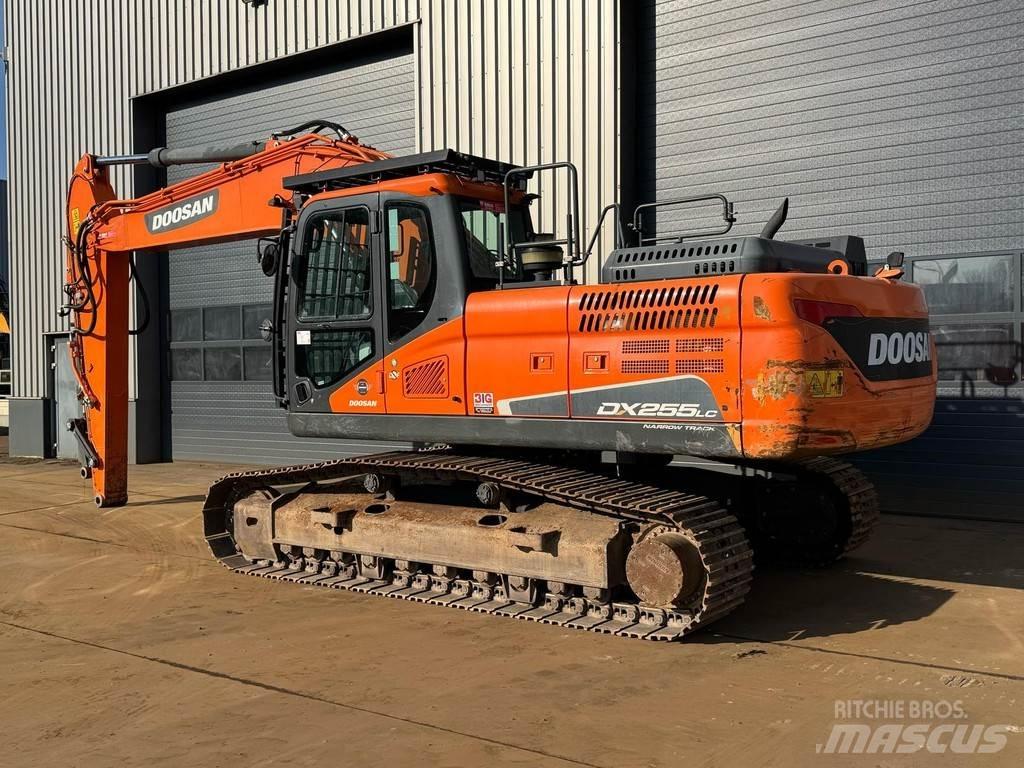 Doosan DX255NLC-5 履带挖掘机