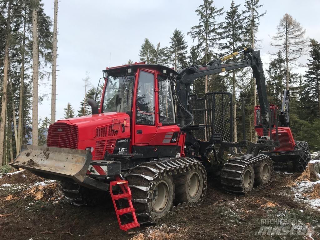 Komatsu 835 集运机