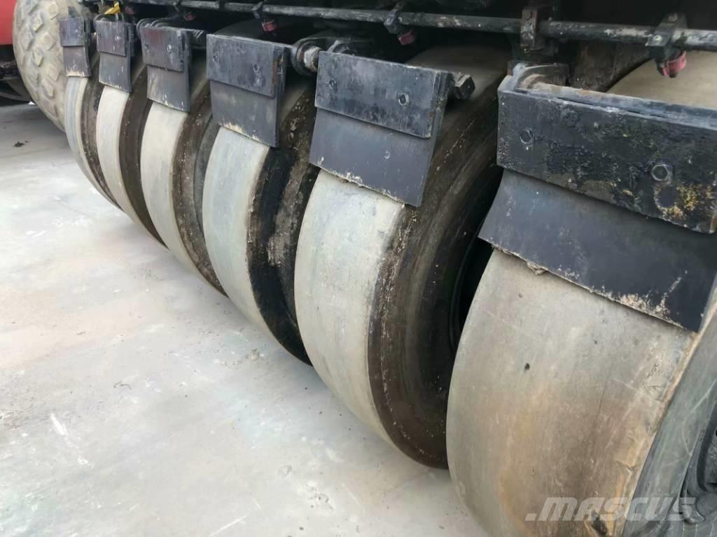 XCMG XP301 胶轮压路机