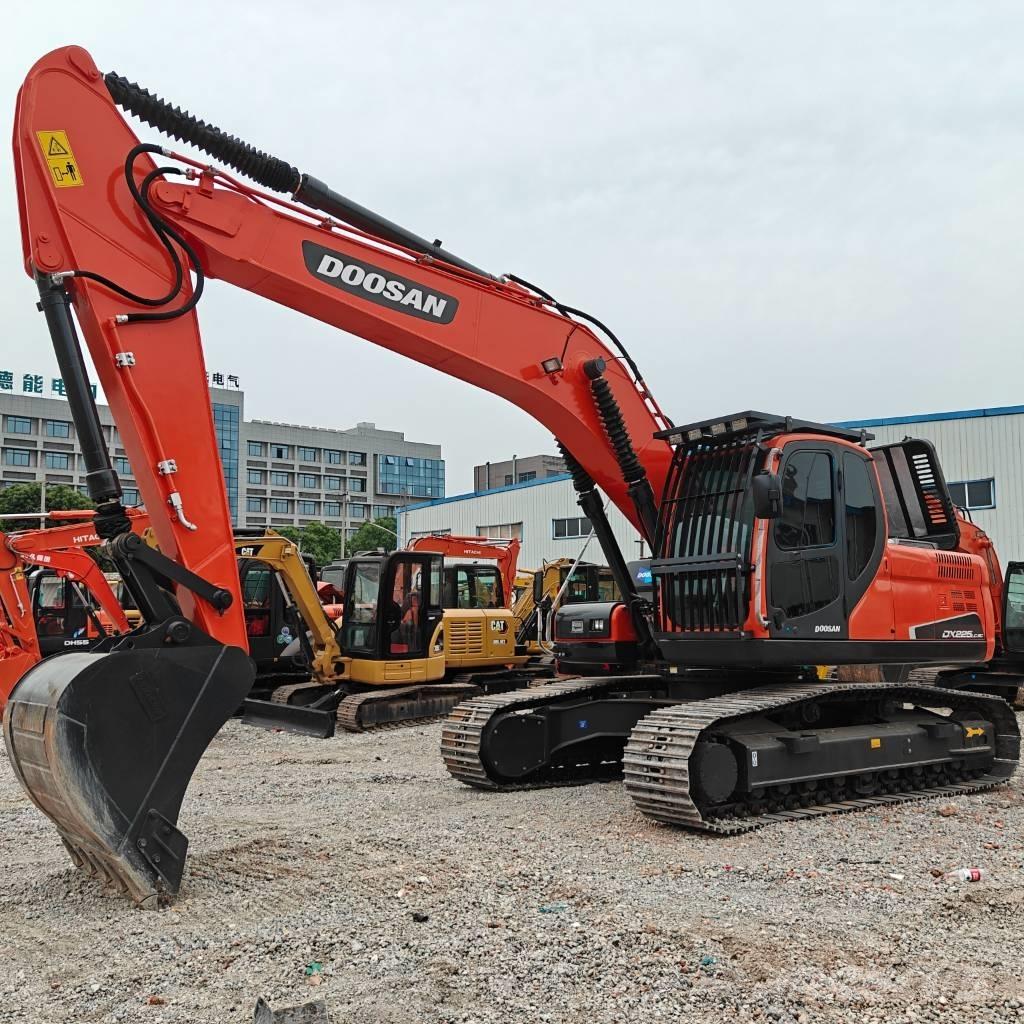 Doosan DX 225 LCA 履带挖掘机
