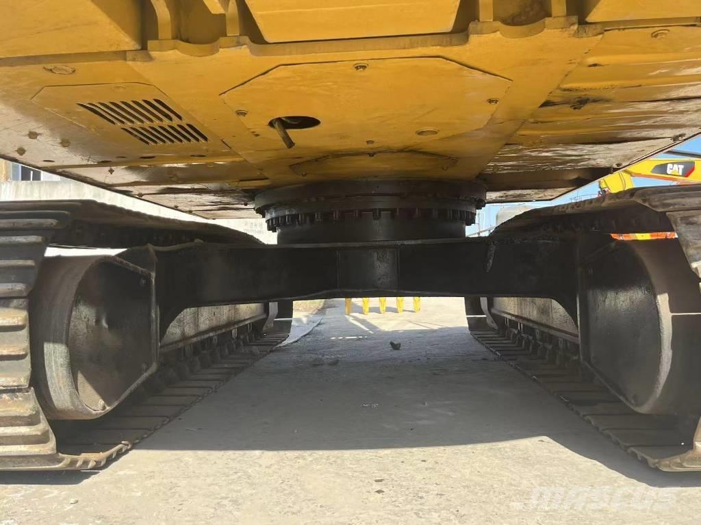 CAT 320 D 履带挖掘机