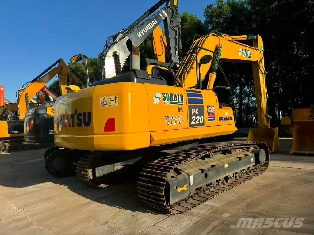 Komatsu PC 220-8 中型挖掘机