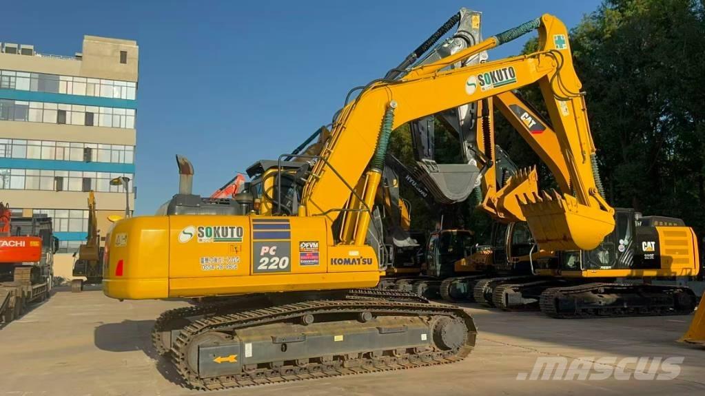 Komatsu PC 220-8 中型挖掘机