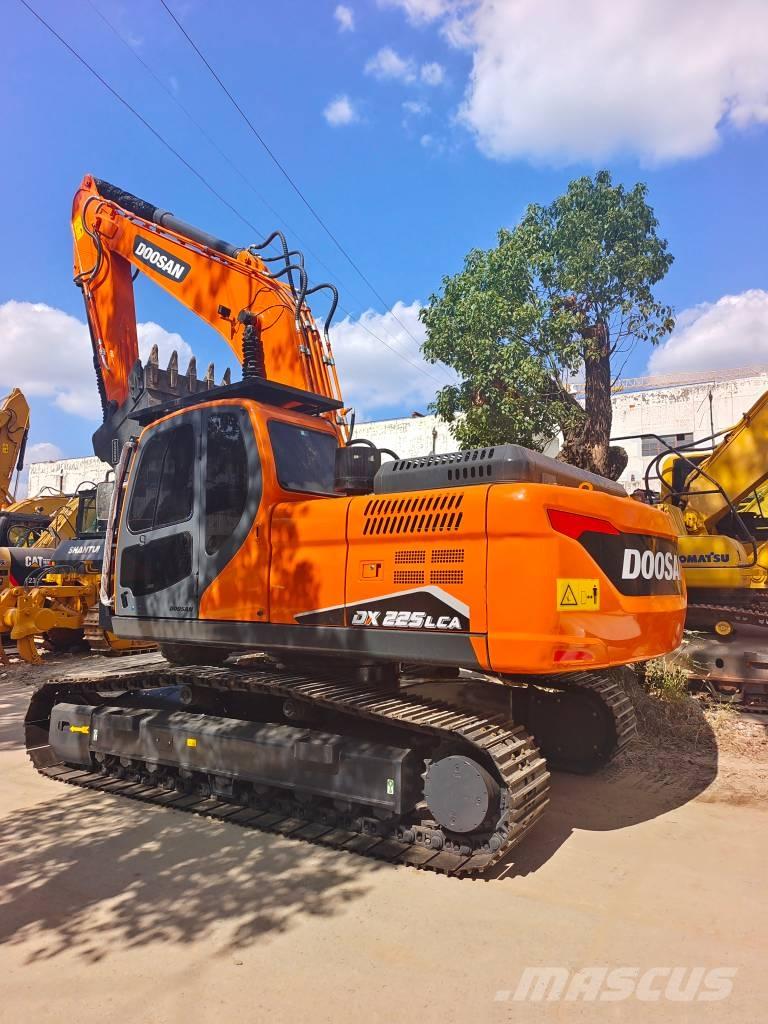 Doosan DX 225LCA 履带挖掘机
