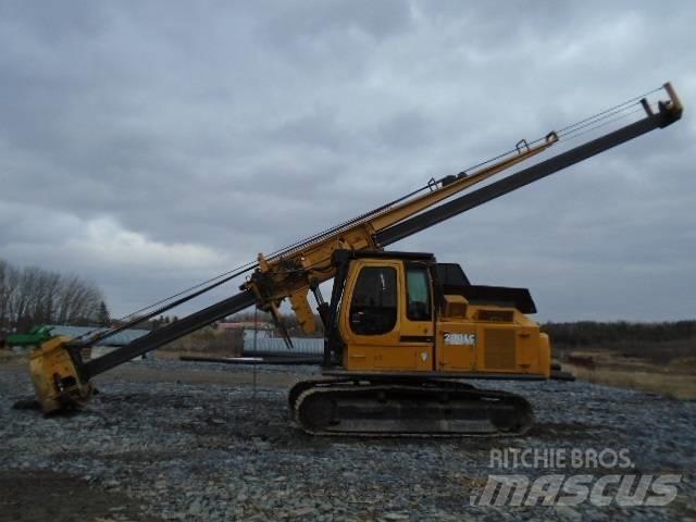 John Deere 200 LC 打枝机