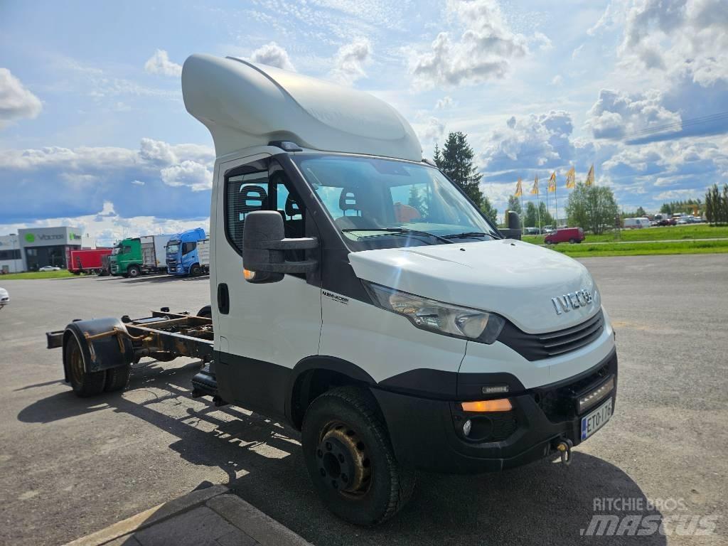 Iveco Daily 70C17 商务面包车