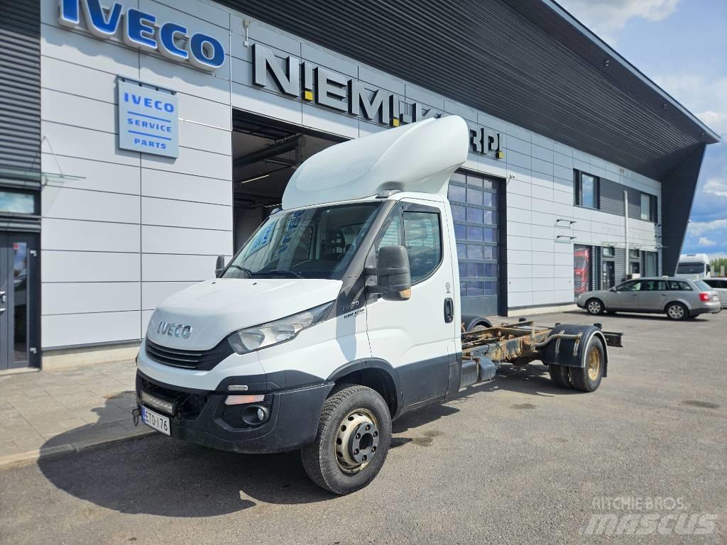 Iveco Daily 70C17 商务面包车