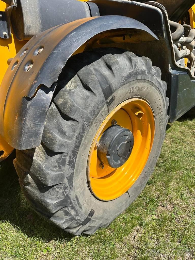JCB 540-140 伸缩臂叉装车|叉装车
