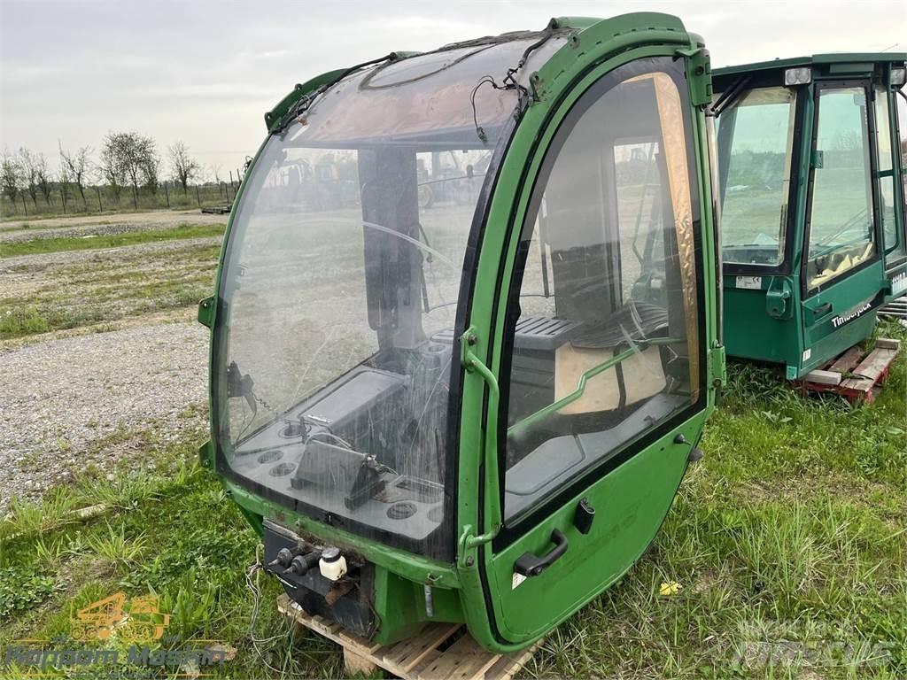 John Deere 1470E 驾驶室与内部