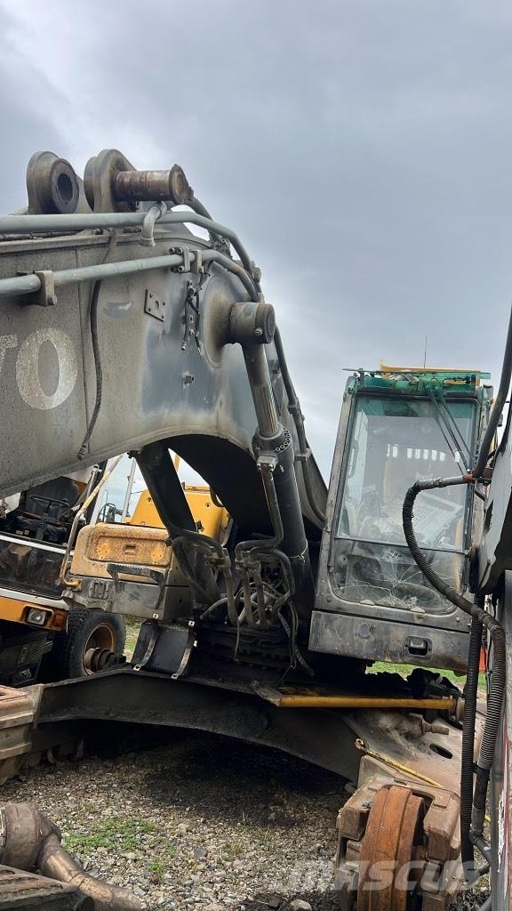 Volvo EC 360 L 底盘和悬架