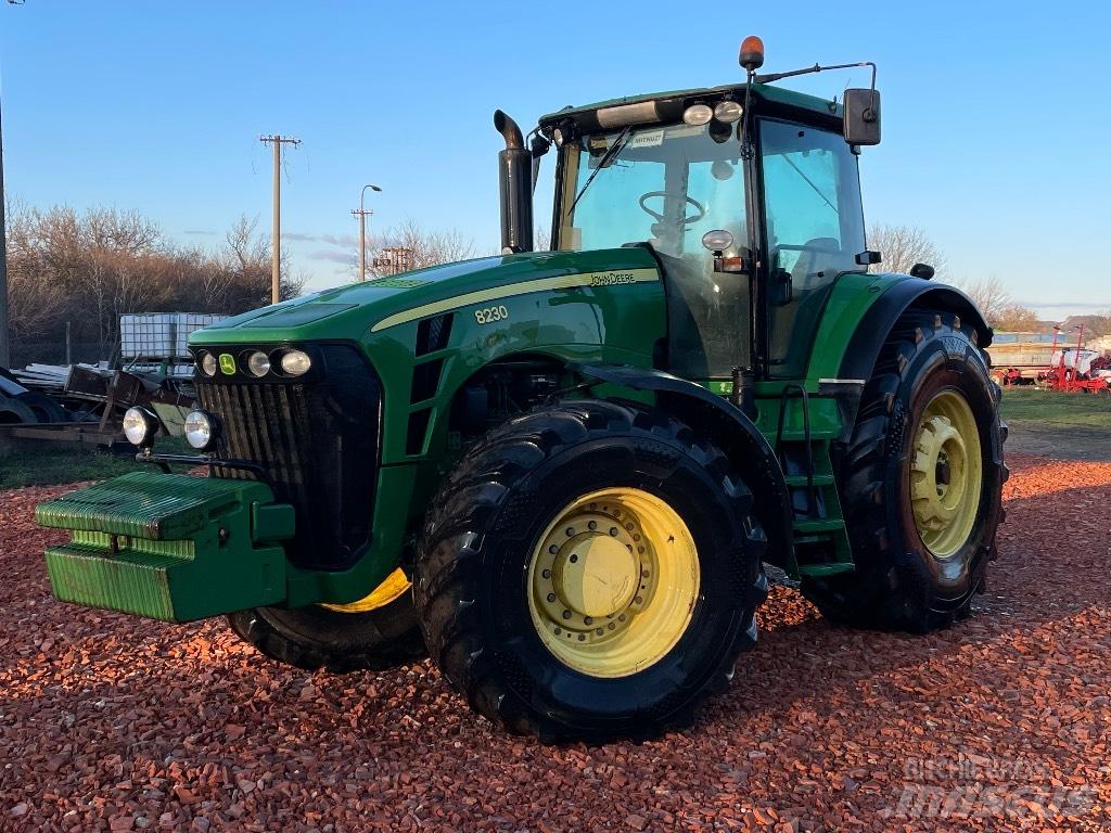 John Deere 8230 拖拉机/农用车