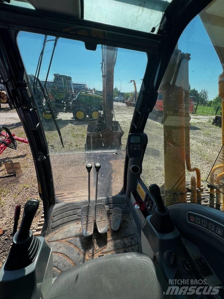 JCB JS 220 履带挖掘机