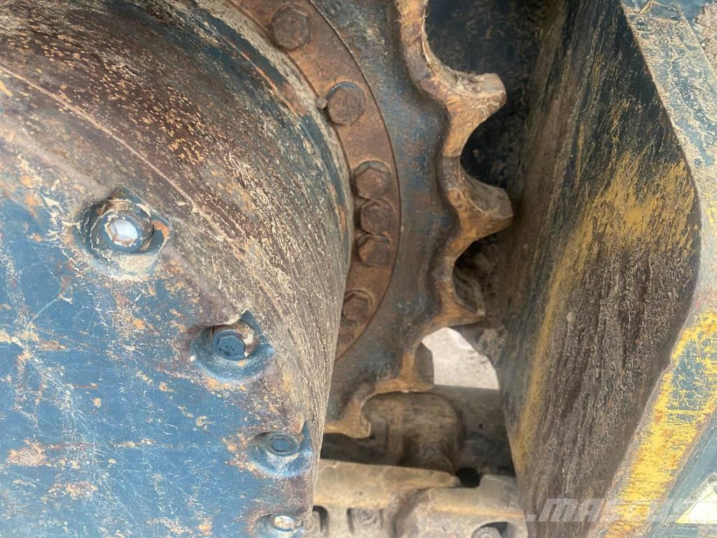 Hyundai HX 220 AL 履带挖掘机