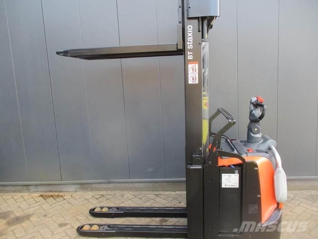 Toyota SPE160L 手推堆垛车