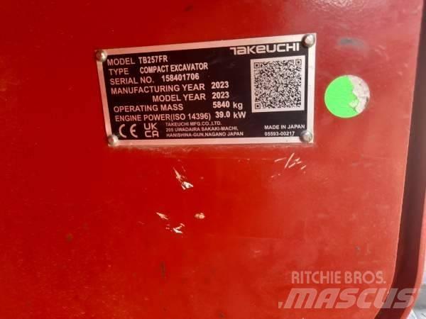 Takeuchi TB 257 FR 小型挖掘机