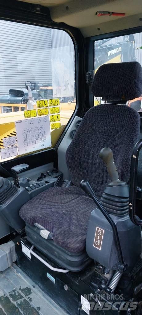 CAT 308 E 2 CR 中型挖掘机