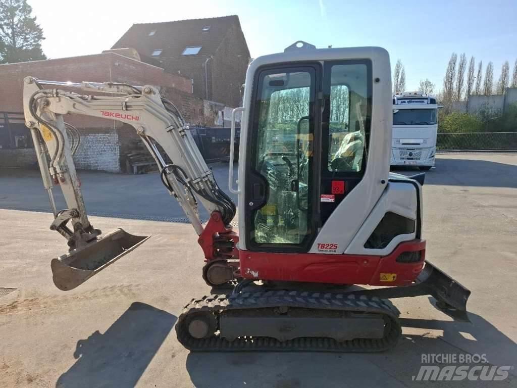 Takeuchi TB225LSA 小型挖掘机