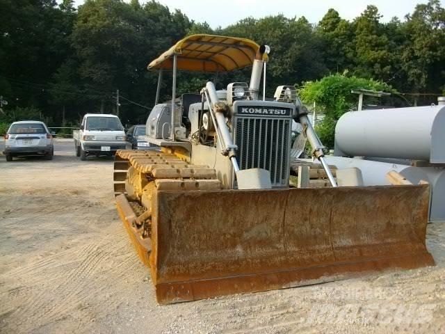 Komatsu D 40 P 履带式推土机