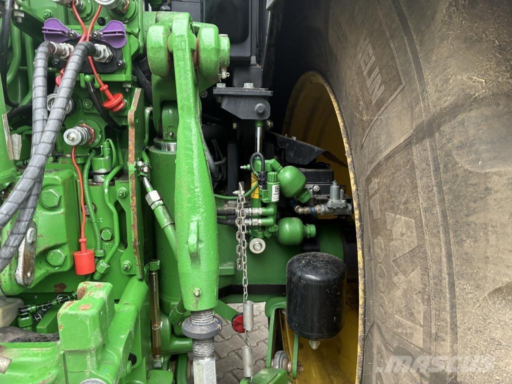 John Deere 6215 R 拖拉机/农用车