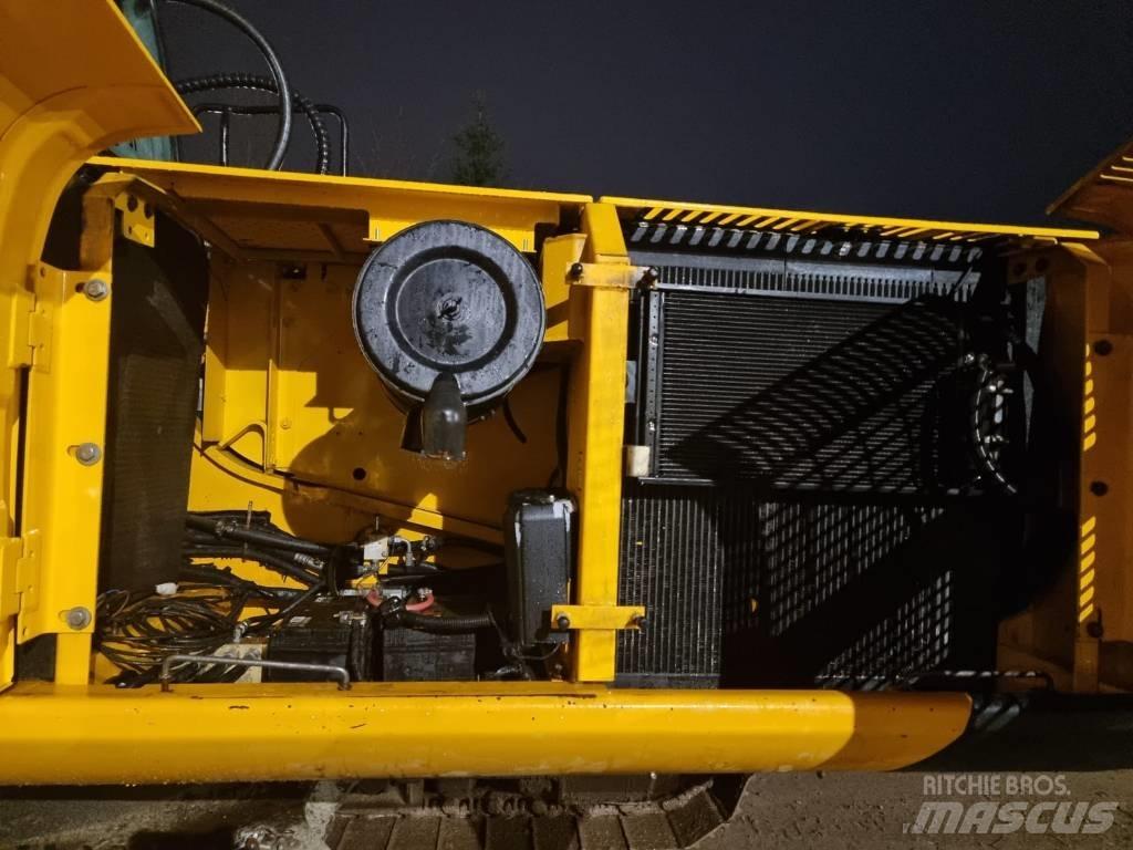 JCB JS 210 LC 履带挖掘机